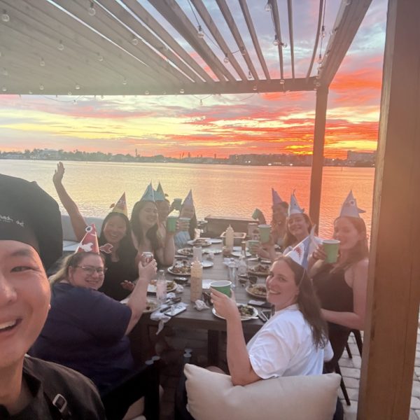 Hibachi chef grilling for guests in Palmetto Bay